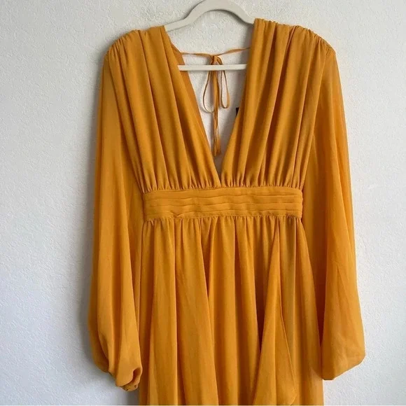 NWT Michael Costello x REVOLVE Kerry Gown in Marigold Long Sleeve - Picture 4 of 8